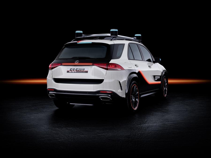  Mercedes-Benz GLE-Class ESF Concept (V167) 2019 года  (фото 4 из 34)